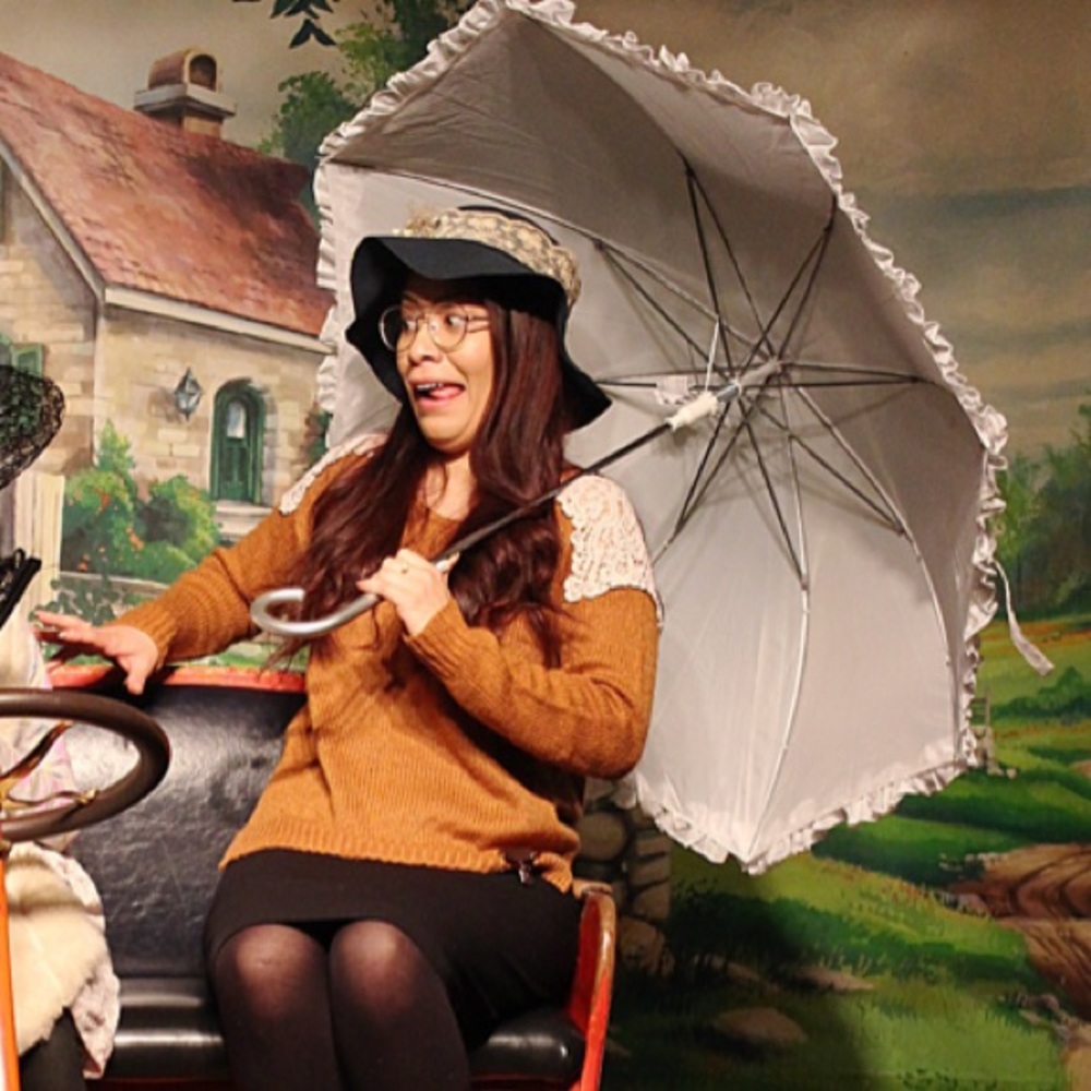 Meet your Posher, Yajaira